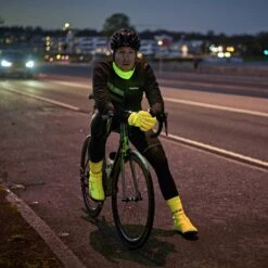 GripGrab CyclinGaiter Hi-Vis Regen Überschuhabdichtung - Yellow Hi-Vis 33 GripGrab CyclinGaiter Hi-Vis Regen Überschuhabdichtung - Yellow Hi-Vis -Gripgrab gripgrab cyclingaiter hi vis rainy weather ankle cuff yellow hi vis 4 1078366