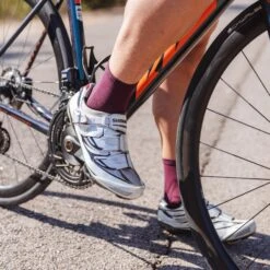 GripGrab Lightweight Airflow Short Socken - Dark Red -Gripgrab gripgrab lightweight airflow short socks dark red 8 1183773