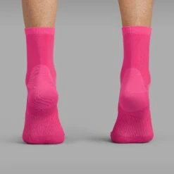 GripGrab Lightweight Airflow Short Socken - Pink Hi-Vis -Gripgrab gripgrab lightweight airflow short socks pink hi vis 1 1183735