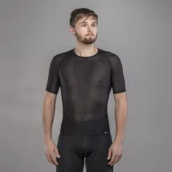 GripGrab Ultralight Mesh Kurzärmliges Unterhemd - Black 9 GripGrab Ultralight Mesh Kurzärmliges Unterhemd - Black -Gripgrab gripgrab ultralight mesh short sleeve base layer black 2 916648