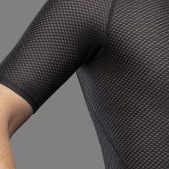 GripGrab Ultralight Mesh Kurzärmliges Unterhemd - Black 12 GripGrab Ultralight Mesh Kurzärmliges Unterhemd - Black -Gripgrab gripgrab ultralight mesh short sleeve base layer black 5 916651
